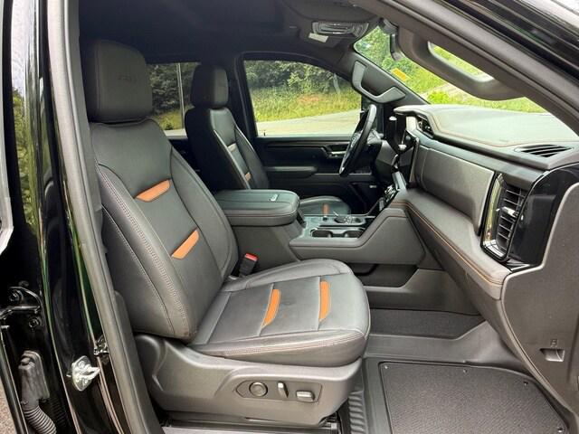 2025 GMC Sierra 2500HD 4WD Crew Cab Standard Bed AT4