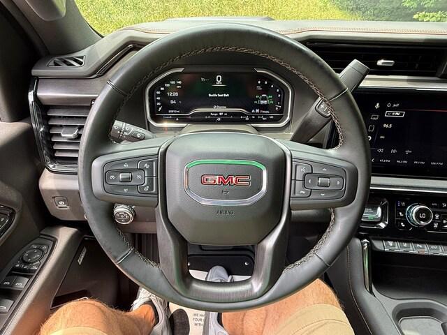 2025 GMC Sierra 2500HD 4WD Crew Cab Standard Bed AT4