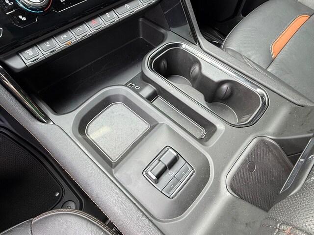 2025 GMC Sierra 2500HD 4WD Crew Cab Standard Bed AT4