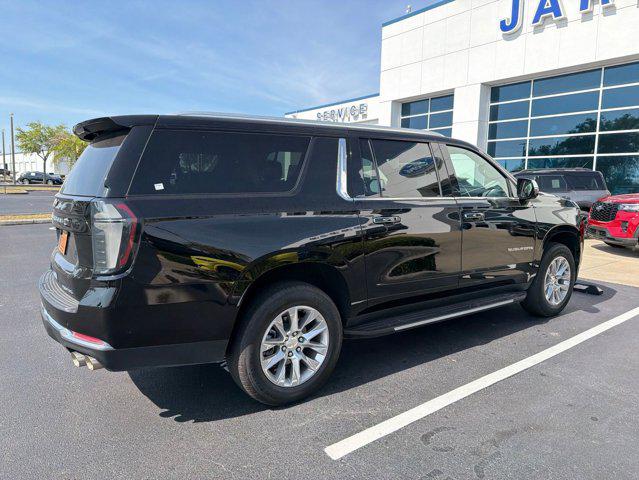 2025 Chevrolet Suburban 4WD Premier