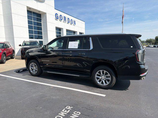 2025 Chevrolet Suburban 4WD Premier