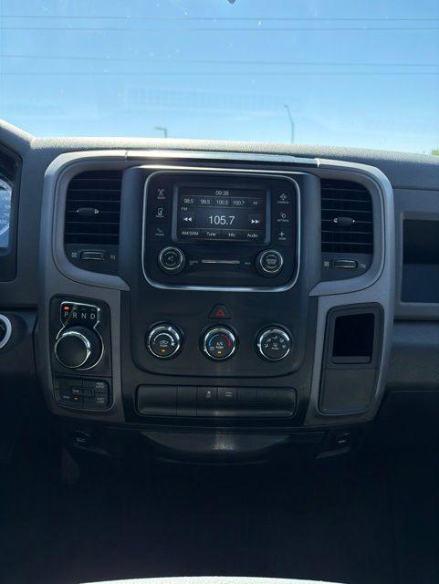 2017 Ram 1500 Express Crew Cab 4x4 5'7" Box