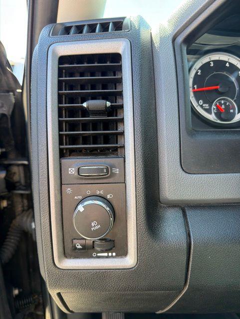 2017 Ram 1500 Express Crew Cab 4x4 5'7" Box