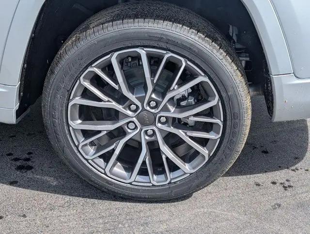 2026 Jeep Grand Cherokee L Summit 4x4