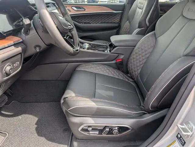 2026 Jeep Grand Cherokee L Summit 4x4
