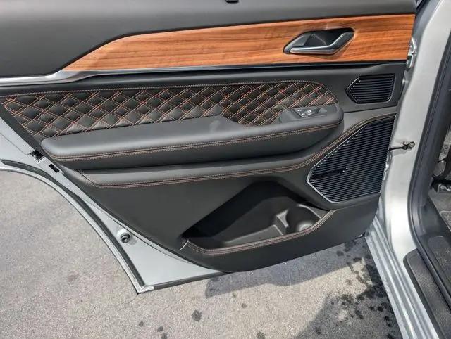 2026 Jeep Grand Cherokee L Summit 4x4