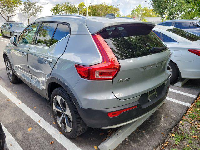 2024 Volvo XC40 B5 Plus Bright Theme