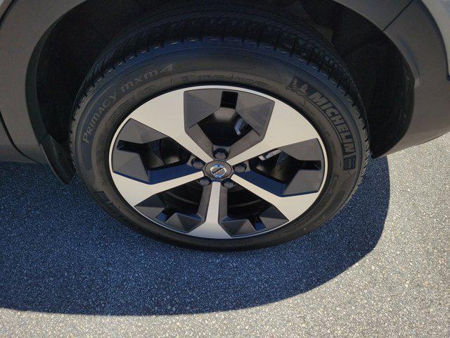 2024 Volvo XC40 B5 Plus Bright Theme