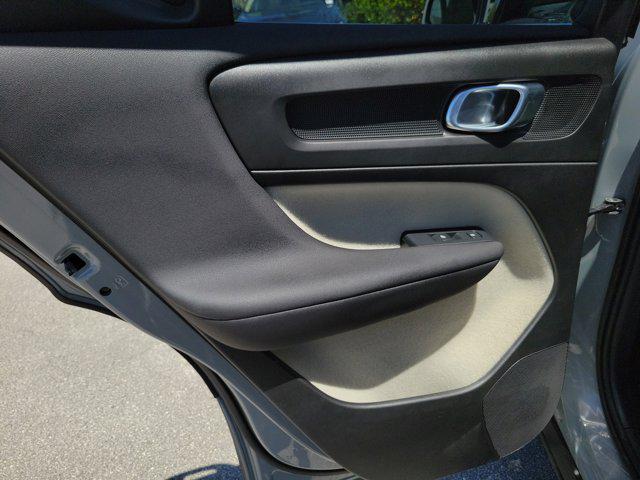 2024 Volvo XC40 B5 Plus Bright Theme