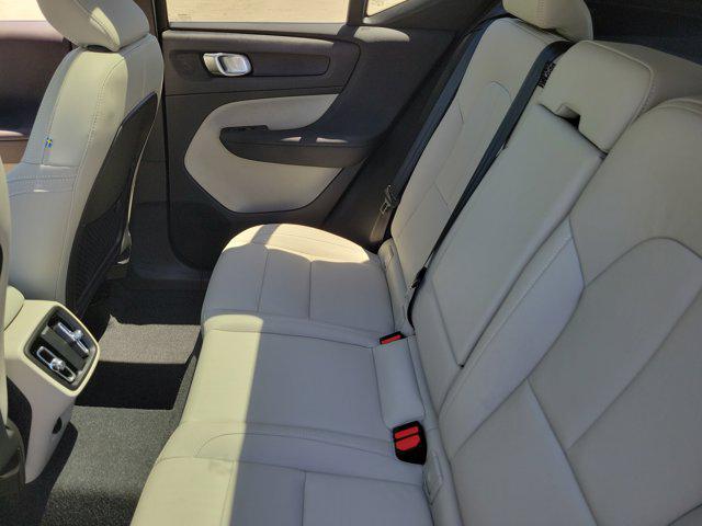2024 Volvo XC40 B5 Plus Bright Theme