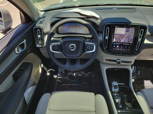 2024 Volvo XC40 B5 Plus Bright Theme