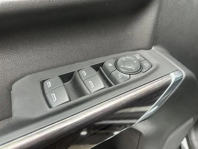 2021 Chevrolet Silverado 1500 4WD Crew Cab Short Bed LTZ