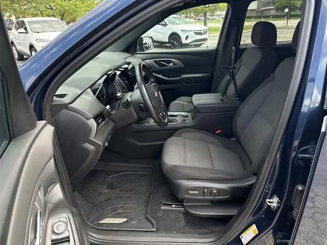 2023 Chevrolet Traverse FWD LT Cloth