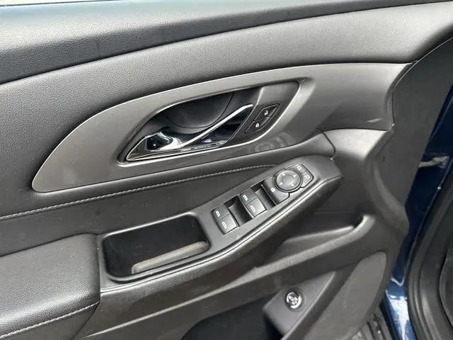 2023 Chevrolet Traverse FWD LT Cloth
