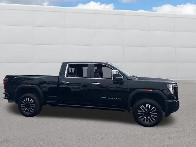 2026 GMC Sierra 2500HD Crew Cab, Standard Bed, Denali Ultimate, 4WD