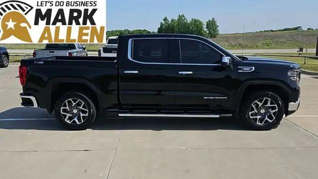 2026 GMC Sierra 1500 Crew Cab, Short Bed, SLT, 4WD