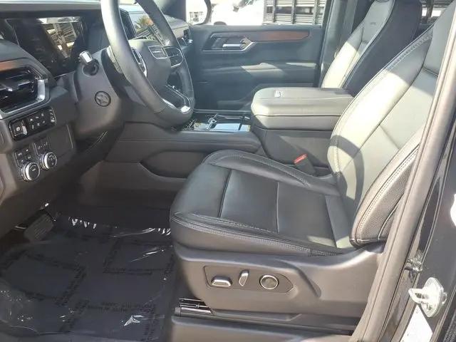 2025 GMC Yukon XL 4WD Denali