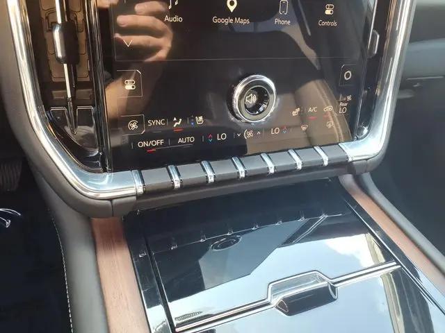 2025 GMC Yukon XL 4WD Denali