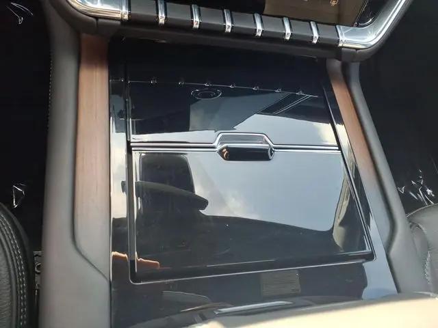 2025 GMC Yukon XL 4WD Denali