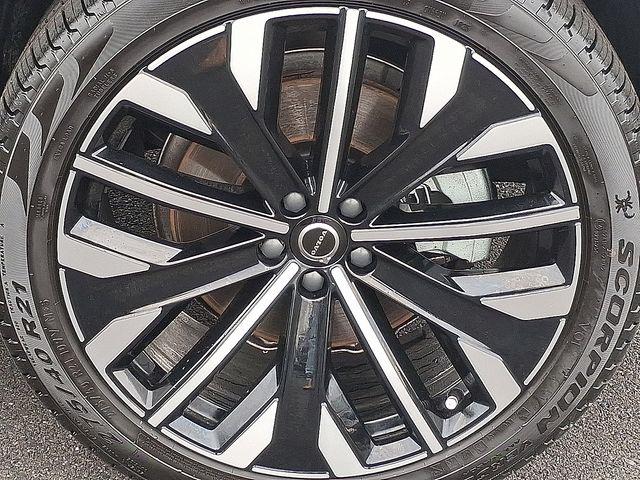 2026 Volvo XC90 Plus, B6 AWD Gas (mild hybrid), Gasoline, Bright, 7 Seats