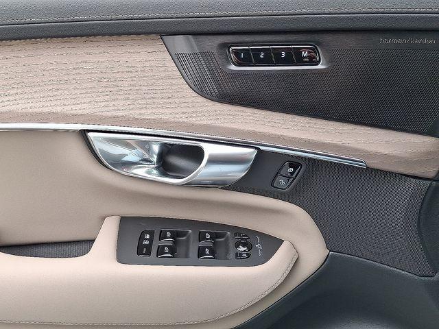 2026 Volvo XC90 Plus, B6 AWD Gas (mild hybrid), Gasoline, Bright, 7 Seats