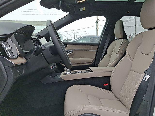 2026 Volvo XC90 Plus, B6 AWD Gas (mild hybrid), Gasoline, Bright, 7 Seats
