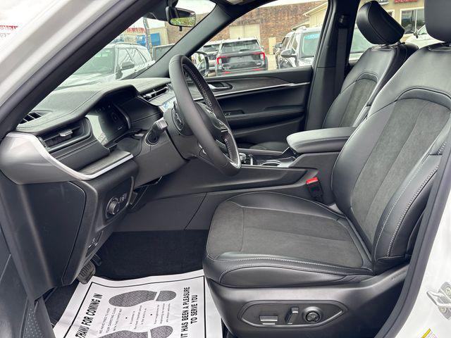 2026 Jeep Grand Cherokee L Altitude 4x4