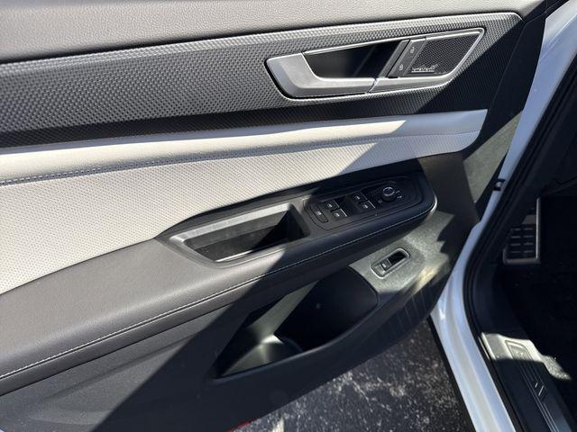 2026 Volkswagen Atlas Cross Sport SEL Premium R-Line