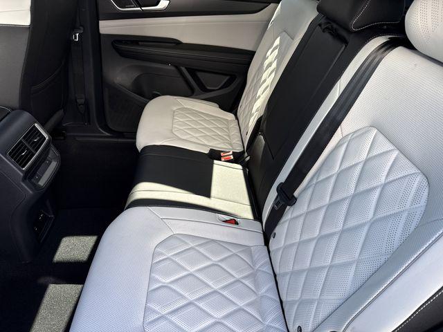 2026 Volkswagen Atlas Cross Sport SEL Premium R-Line