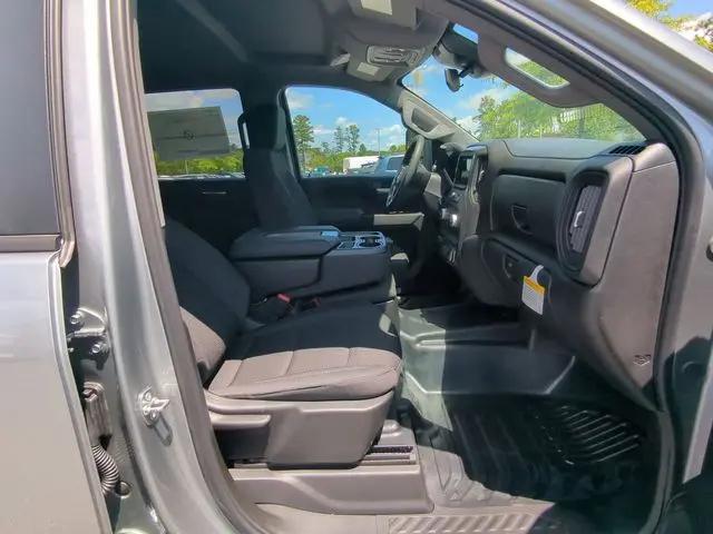 2026 GMC Sierra 3500HD Crew Cab, Long Bed, Pro Dual Rear Wheel, 4WD