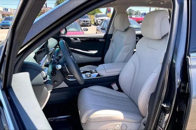 2025 Genesis GV80 2.5T Standard AWD