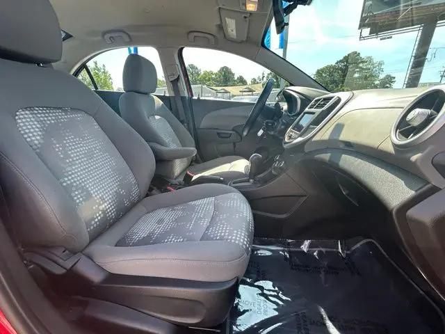 2020 Chevrolet Sonic FWD Sedan LS