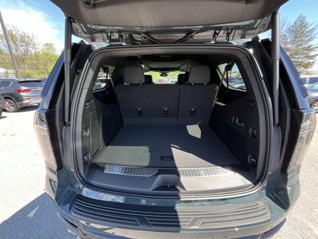 2026 Chevrolet Suburban RST, 4WD