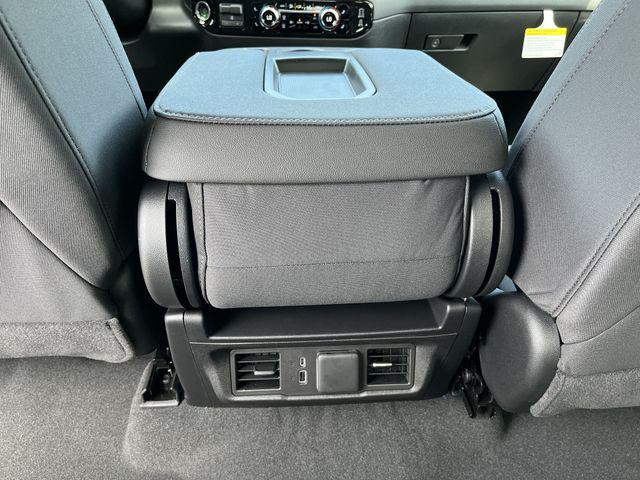 2026 GMC Sierra 2500HD Crew Cab, Standard Bed, SLE, 4WD