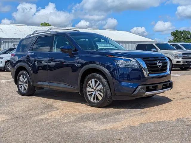 2025 Nissan Pathfinder SL FWD