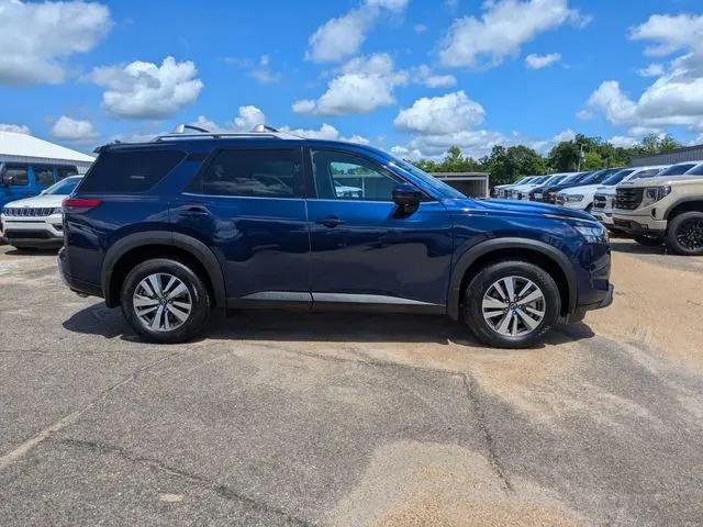 2025 Nissan Pathfinder SL FWD