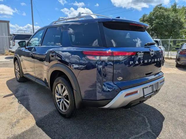 2025 Nissan Pathfinder SL FWD