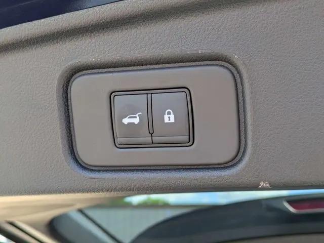 2025 Nissan Pathfinder SL FWD