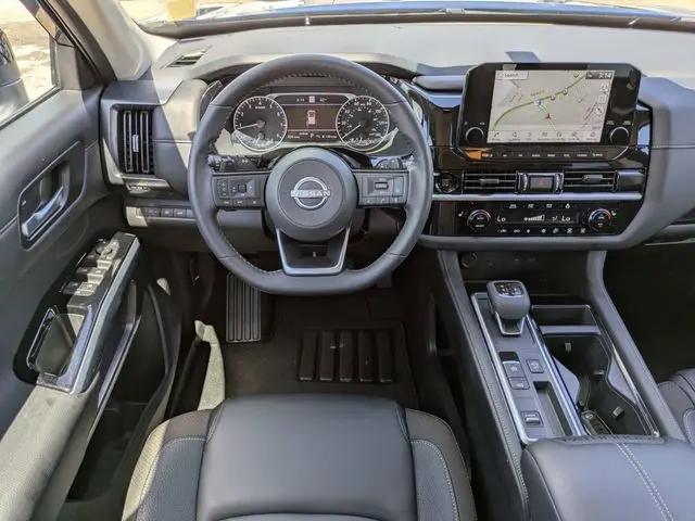 2025 Nissan Pathfinder SL FWD