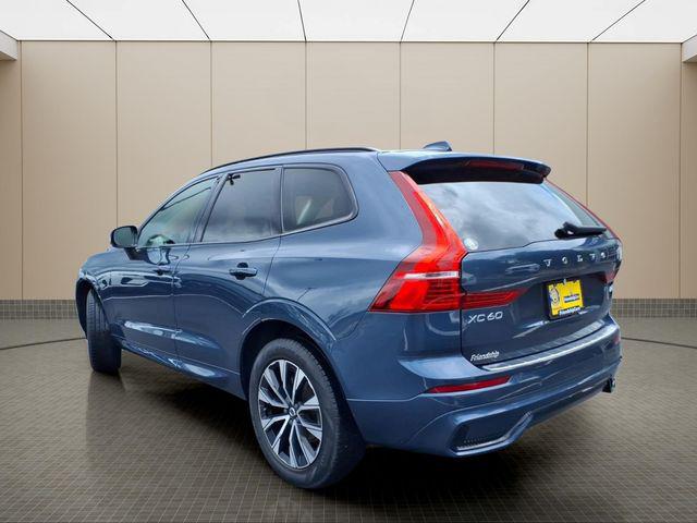 2024 Volvo XC60 B5 Core Dark Theme