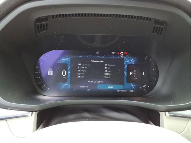 2024 Volvo XC60 B5 Core Dark Theme