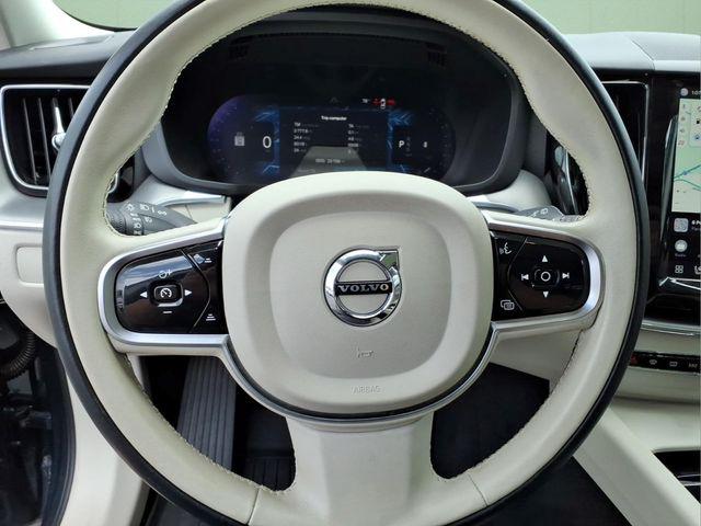 2024 Volvo XC60 B5 Core Dark Theme