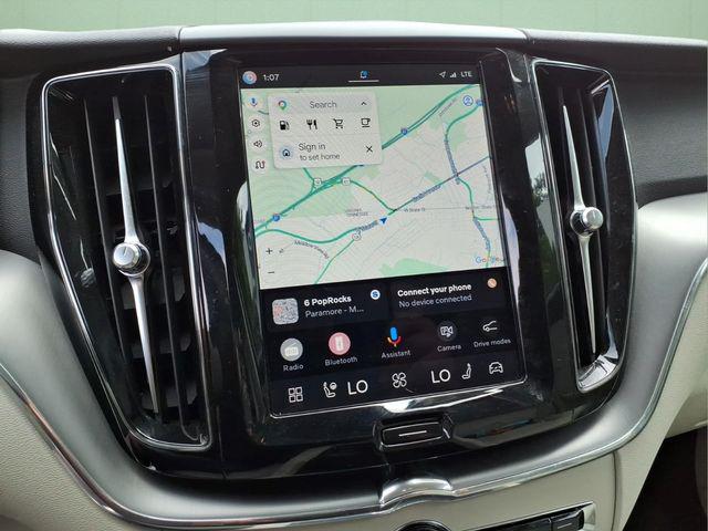 2024 Volvo XC60 B5 Core Dark Theme