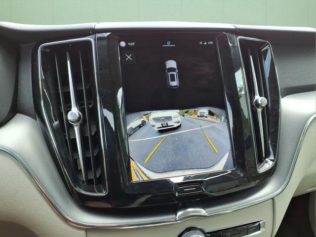 2024 Volvo XC60 B5 Core Dark Theme