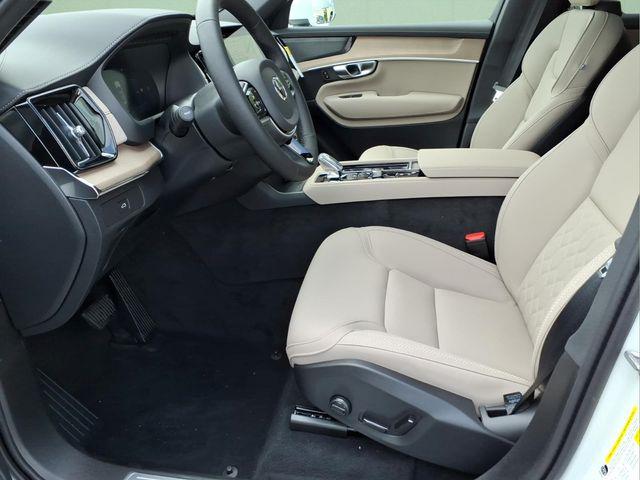 2026 Volvo XC90 Plus, B6 AWD Gas (mild hybrid), Gasoline, Bright, 7 Seats