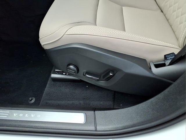 2026 Volvo XC90 Plus, B6 AWD Gas (mild hybrid), Gasoline, Bright, 7 Seats