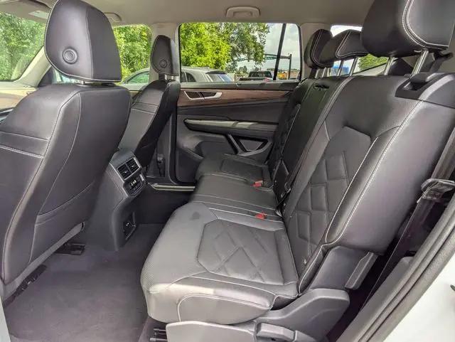 2025 Volkswagen Atlas 2.0T SE w/Technology