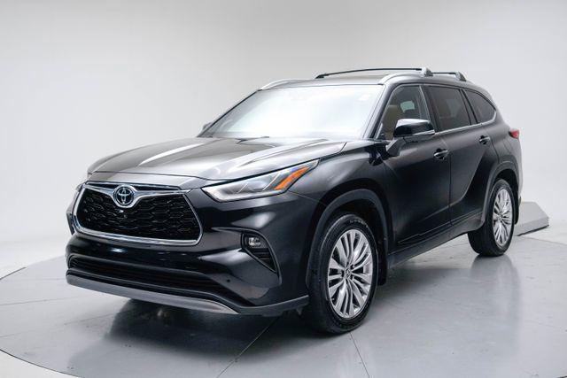 2023 Toyota Highlander Platinum AWD's photo