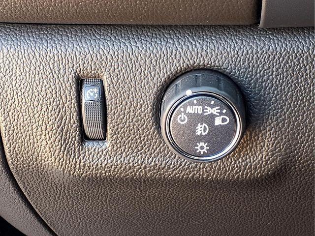 2022 GMC Canyon 2WD Crew Cab Short Box Elevation