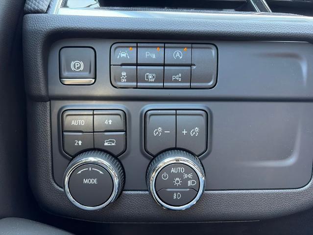 2026 Chevrolet Suburban RST, 4WD